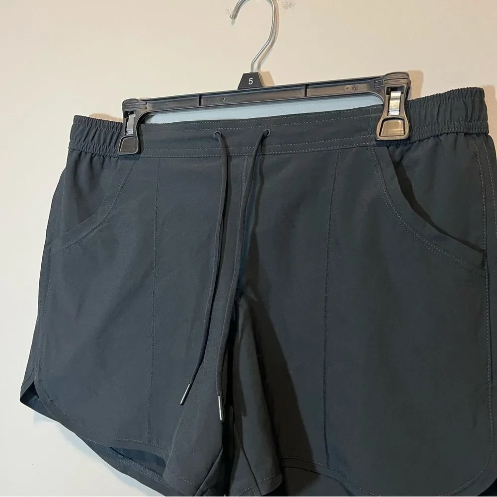 Lands’ End Women’s Black Athletic Shorts‎ 10